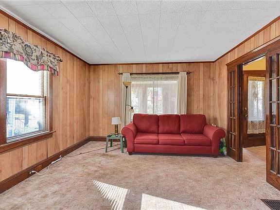 2nd image of 1325 Park Row