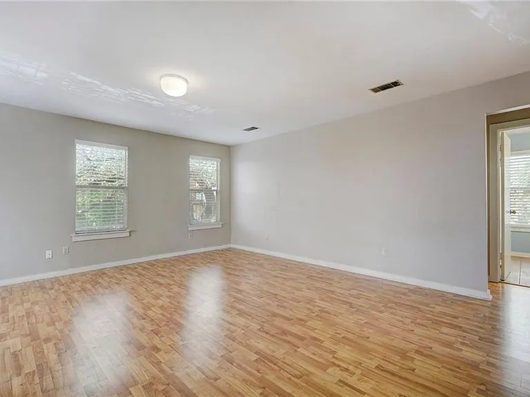 1305 Lorrain St #E — Photo 6