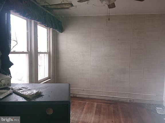 4th image of 2908 Baker St