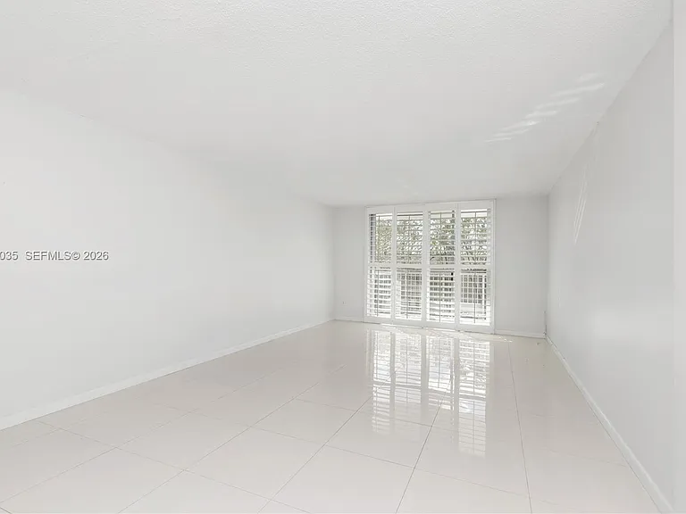 210 Sea View Dr #207 — Photo 2