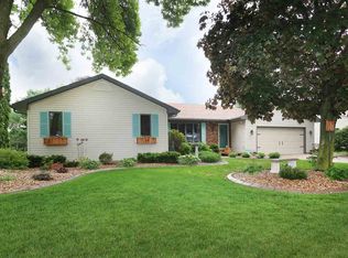 2908 W Seneca Dr, Appleton, WI 54914