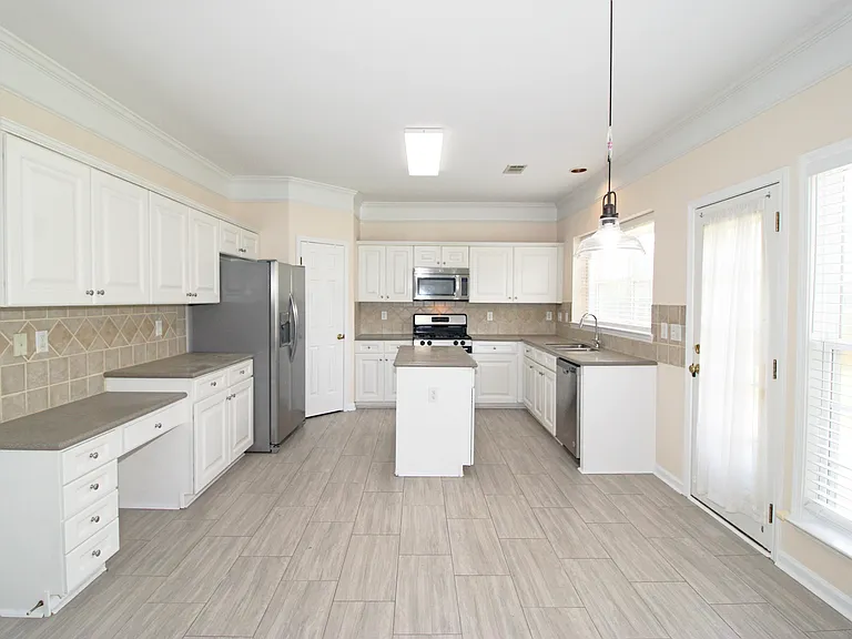 8155 Cavendish Pl — Photo 12