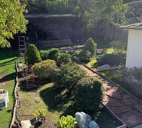 3rd image of 1521 Newlands Ave