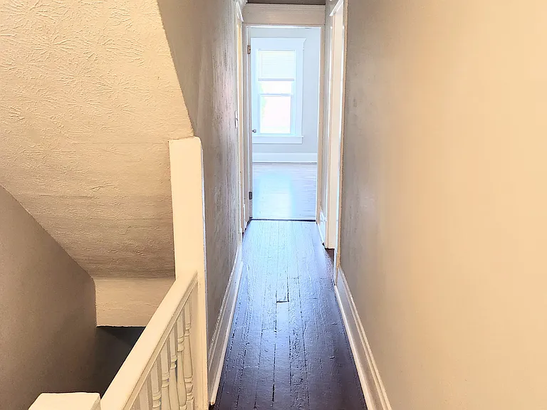 1455 E Mound St — Photo 11