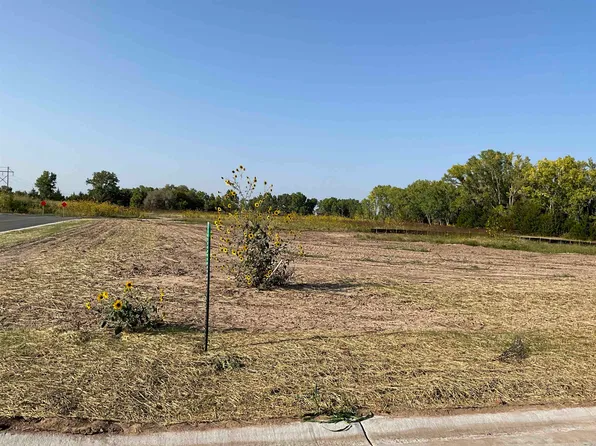 100 S Bluelake Ct #D, Wichita, KS 67215