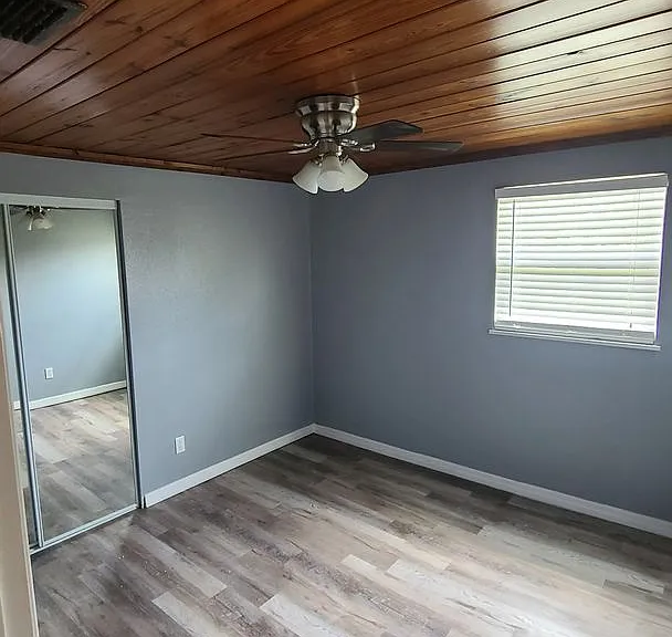 720 W Tropicana Ct — Photo 8