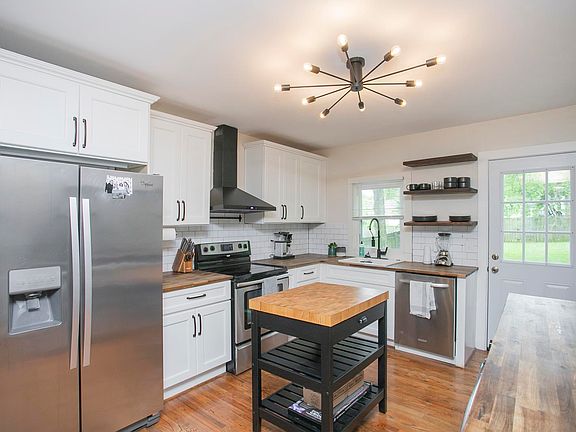 5th image of 312 Marshall St