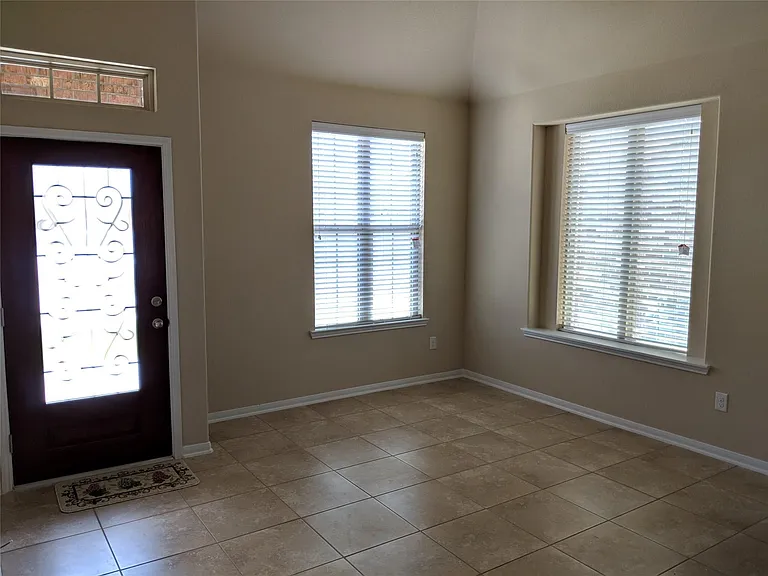 5211 Ivory Glass Dr — Photo 4