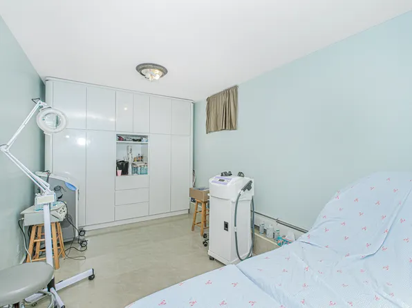 1764 East 17th Street image 19 of 45