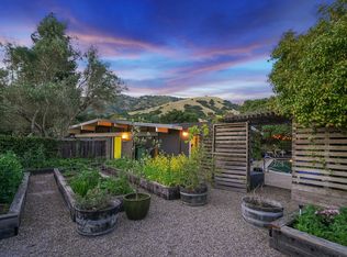 10 Oak Mountain Ct, San Rafael, CA 94903