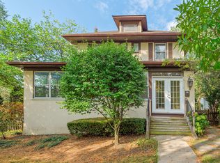 4 N Vine St, Hinsdale, IL 60521