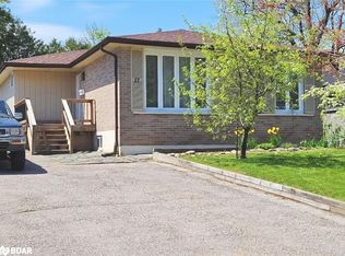 17 Daphne Cres, Barrie, ON