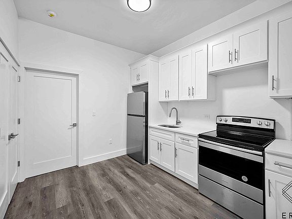 2nd image of 829 Halsey St APT 1R