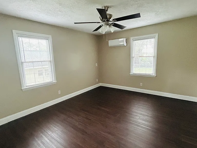 210 Park Ave #B — Photo 19