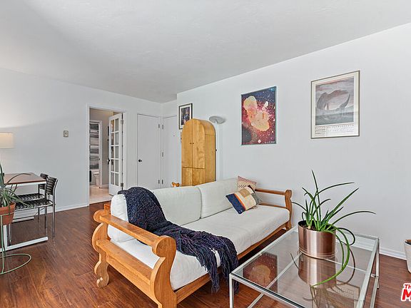 3rd image of 964 Larrabee St APT 102