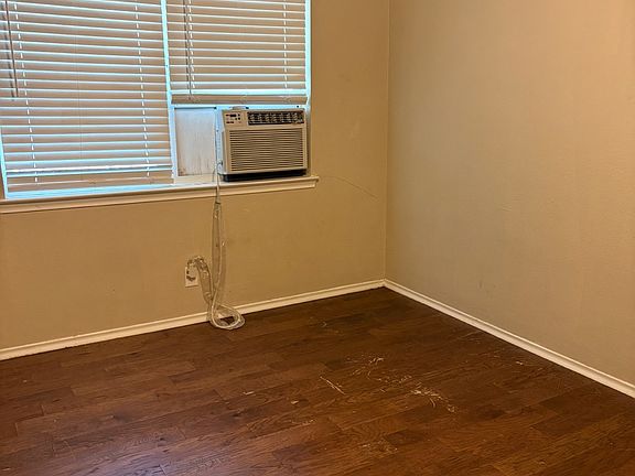 4th image of 2206 W Hickory St APT 11