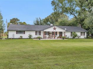 21251 Old River Rd, Washington, TX 77880