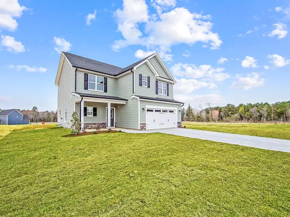 335 Marlboro St, Raeford, NC 28376