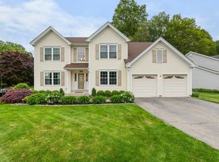 55 Oak Ridge Ln, Milford, CT 06461
