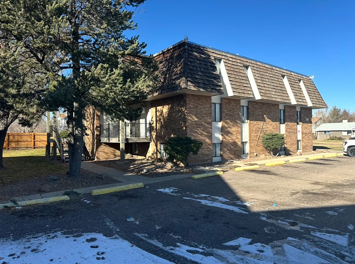 8470 W 52nd Pl — Photo 2