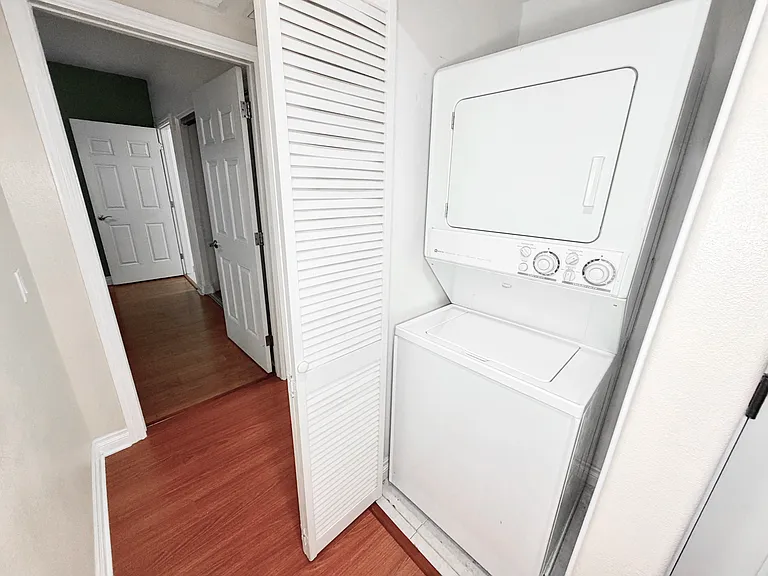 333 N Hill Ave #207 — Photo 21