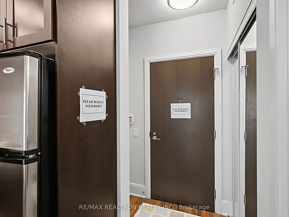 4th image of 560 Front St W #722