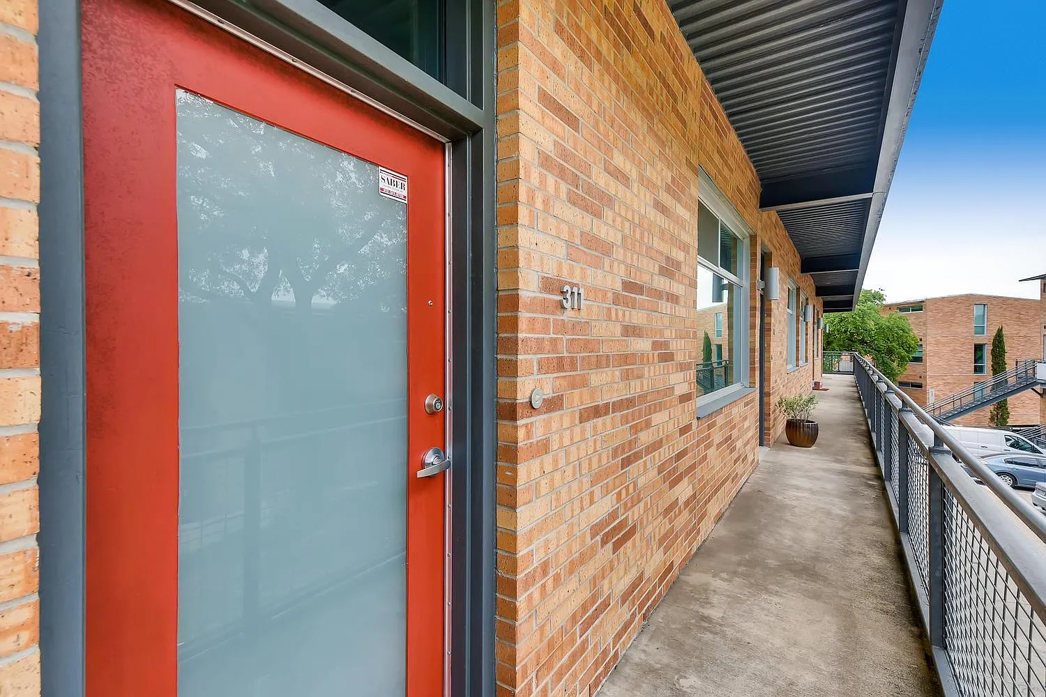 1 bed, 1.0 bath, 1065 sqft, $2,590 — Photo 3