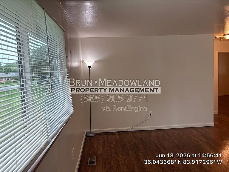 3813 Woodlake Dr NE — Photo 14