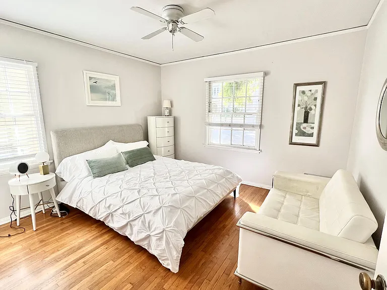 1702 Glendon Ave — Photo 8