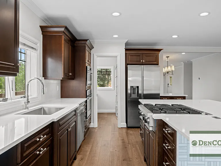 1401 S Clarkson St — Photo 10