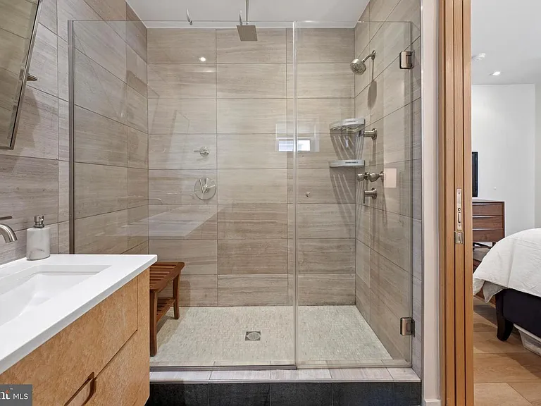 1713 15th St NW #1 — Photo 13