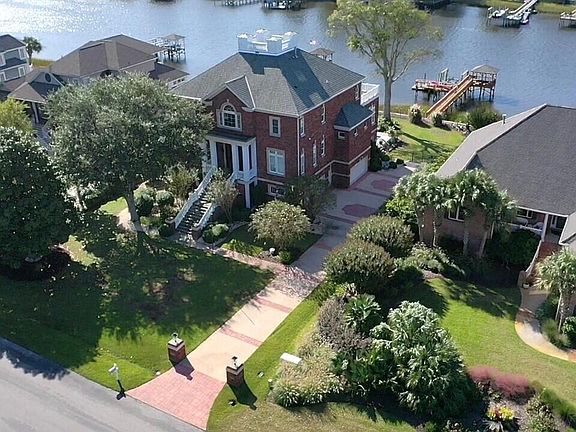3rd image of 2775 Pinecrest Dr SE