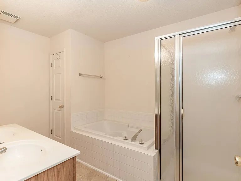 8650-112 Neuse Landing Ln — Photo 17