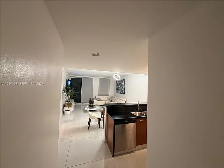 253 NE 2nd St #1204 — Photo 5