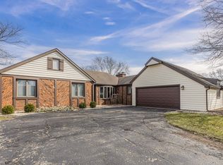 2 Country Ln, Mattoon, IL 61938