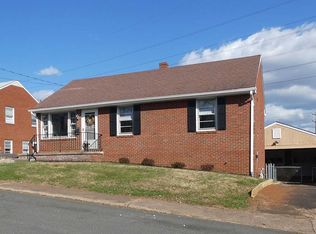 1013 Peartree Ln, Charlottesville, VA 22901