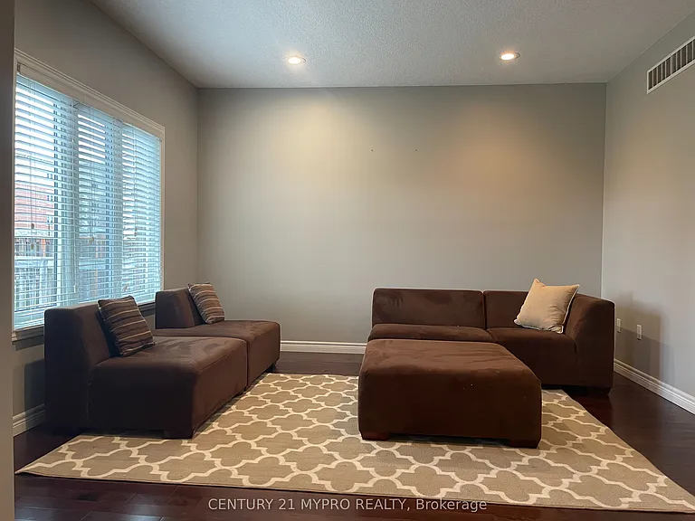 1005 Oakcrossing Gate — Photo 15
