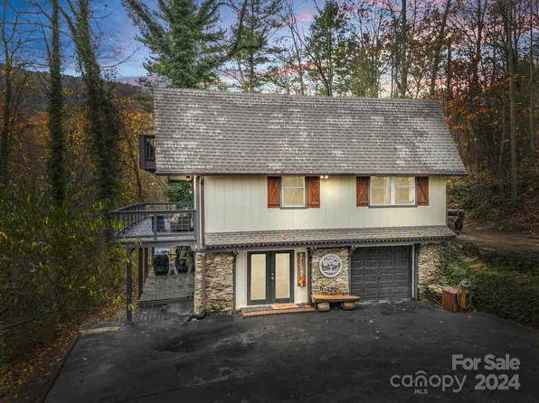 93 Foster Hill Dr, Hendersonville, NC 28739