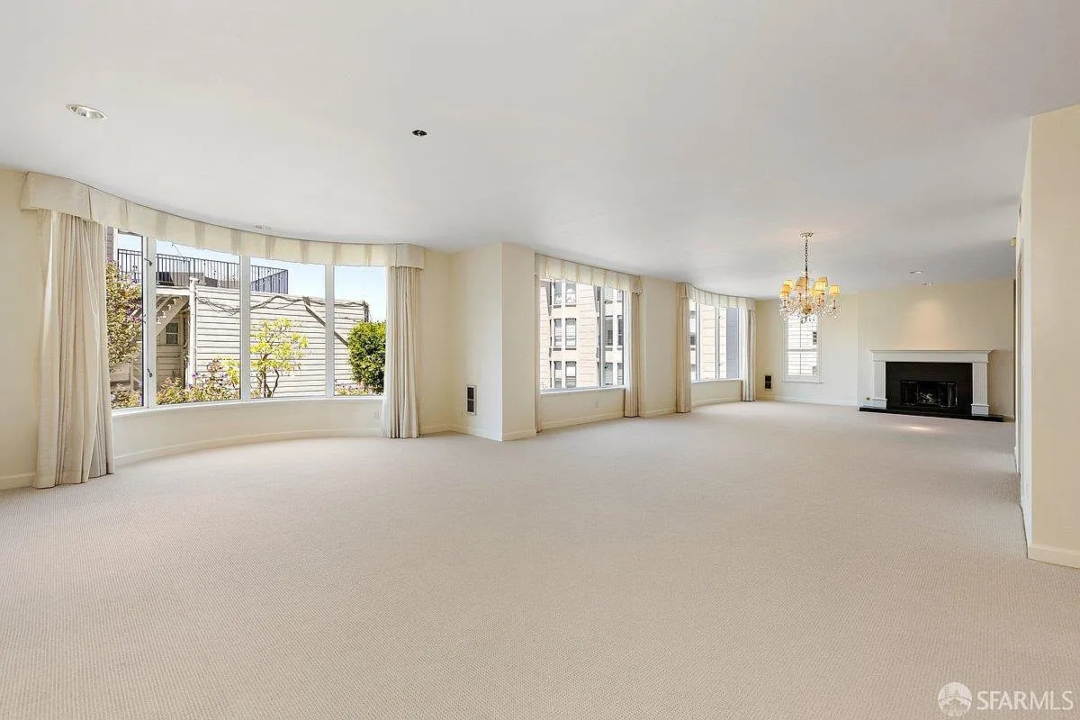 2 bed, 2.0 bath, 2838 sqft, $11,000 — Photo 2