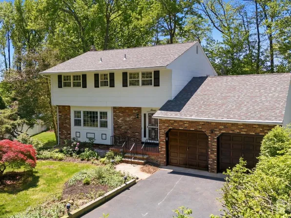 7 Oakland Rd, Old Bridge, NJ 08857