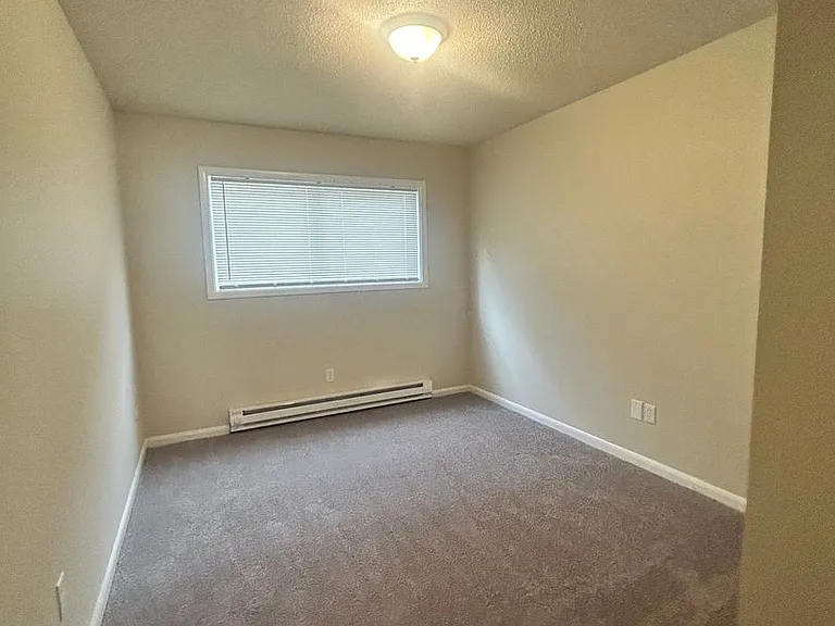 1806 E Fourth Plain Blvd — Photo 12
