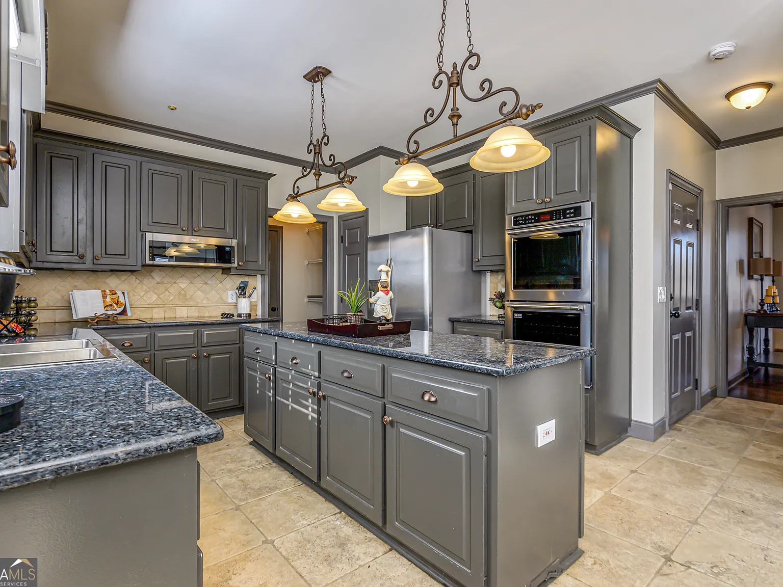 5 bed, 3.5 bath, $8,832 — Photo 3