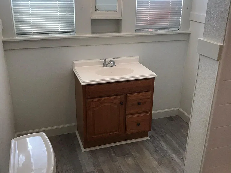 285 W 10th St #1 — Photo 18