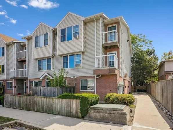 912 Rymal Rd E #7, Hamilton, ON L8W 3N4