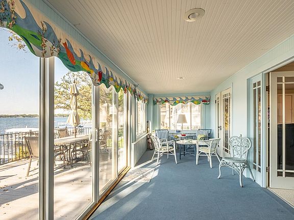 4th image of 6005 Lake Shore Dr