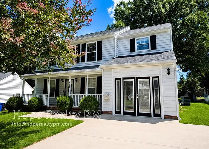 4 bed, 2.5 bath, 1900 sqft, $3,000 — Photo 1
