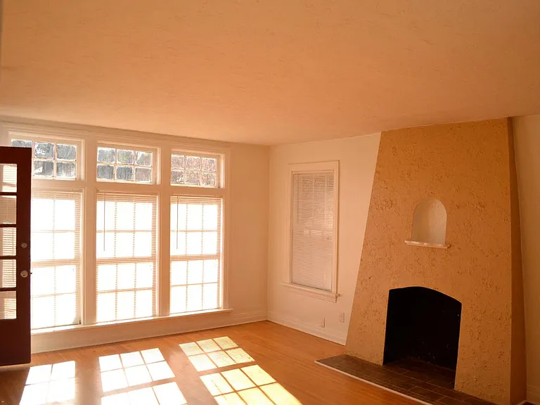 401 W Hill St — Photo 6