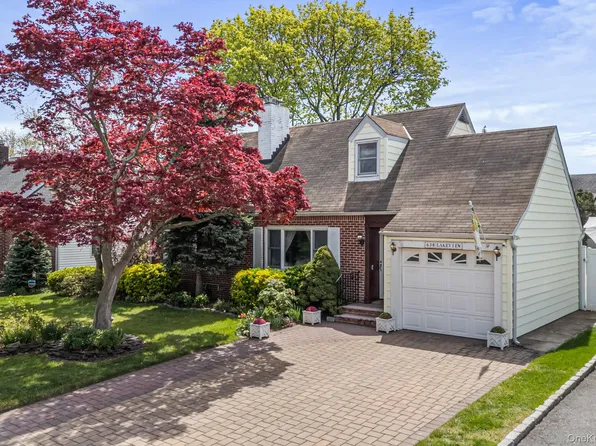638 Lakeview Avenue, Rockville Centre, NY 11570
