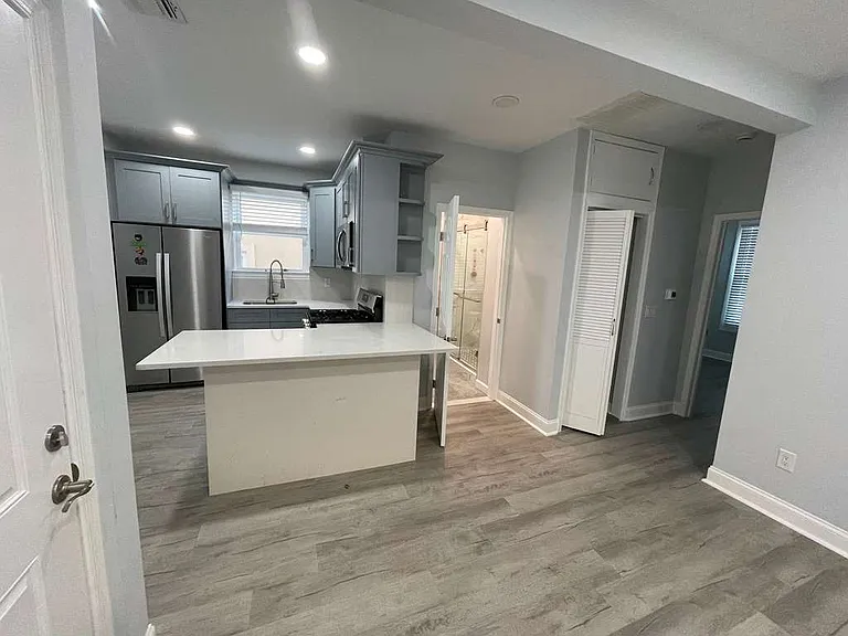 1443-5 Lexington Pl #2B — Photo 1