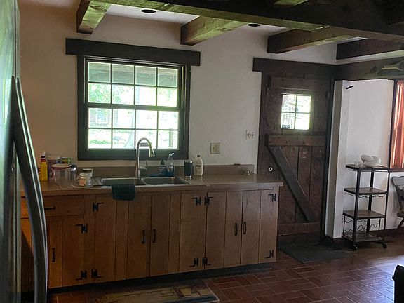2nd image of 3025 Hawthorne Blvd